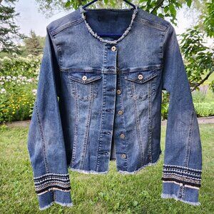 WOMEN'S JEAN JACKET, EMBROIDERED SLEEVES, DISTRESSED